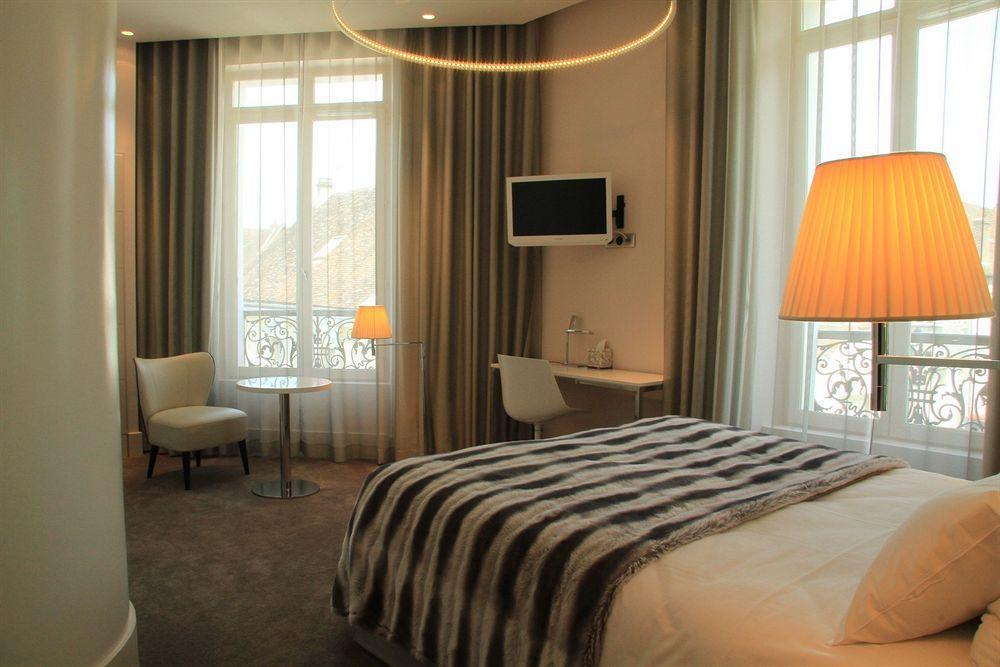 Le Cesar Hotel Провен Экстерьер фото