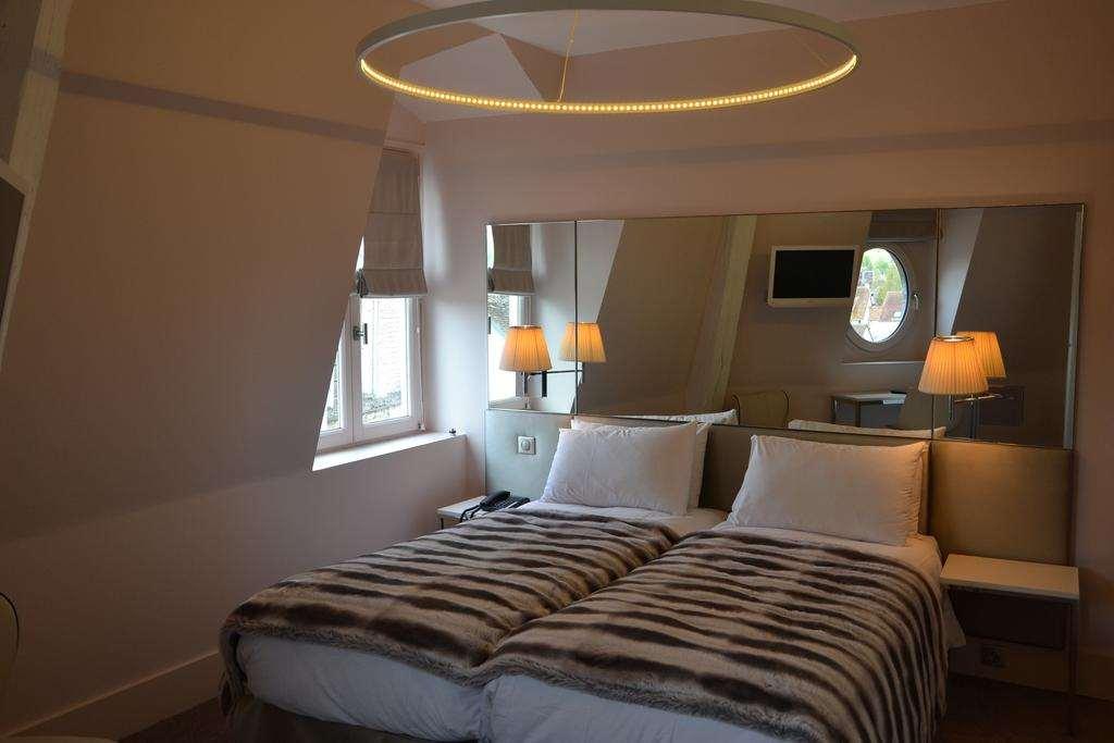 Le Cesar Hotel Провен Номер фото